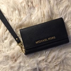 Michael Kors Wristlet Phone Chase